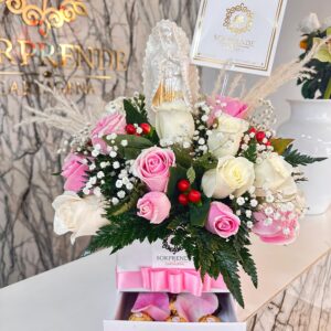 Caja de rosas con chocolate y virgen