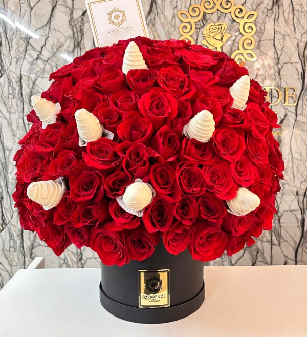 Toppe de rosas grande con fresas