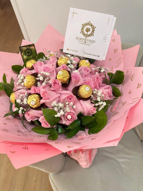 Bouquet rosas con chocolate