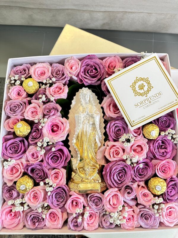 Caja de Rosas y virgen