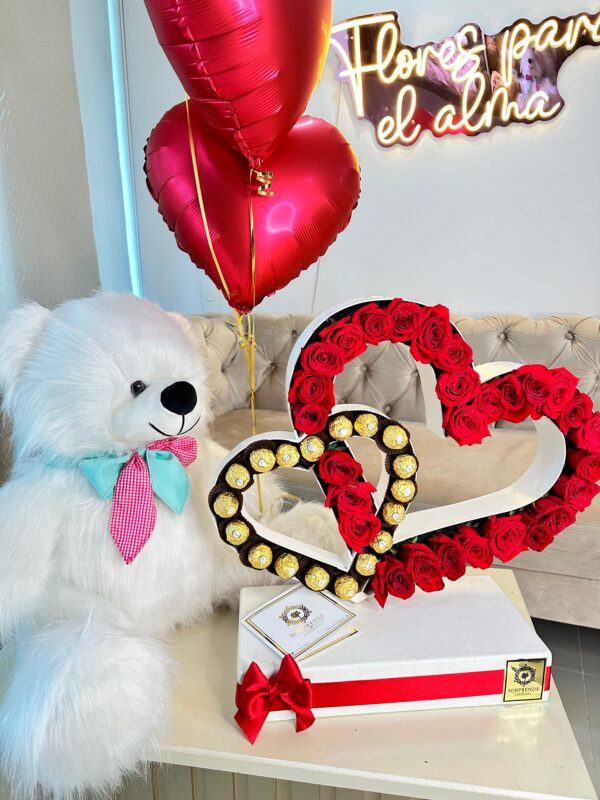 Corazón especial con peluche y globos