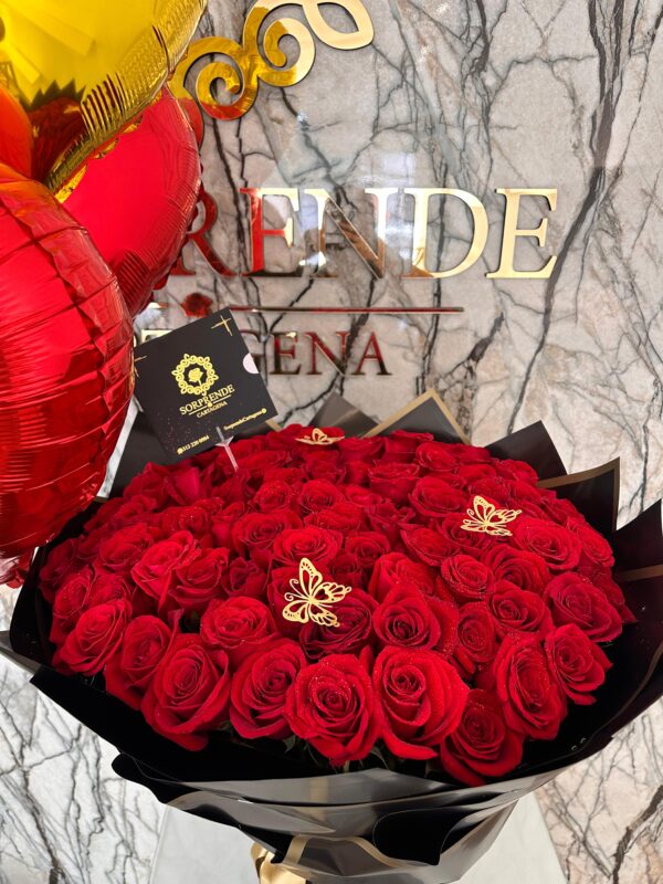Toppe de rosas y globos